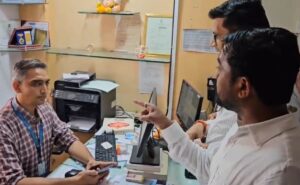 Raj Thackeray’s Partymen Ask Bank Manager To Talk In Marathi. Video Is Viral
