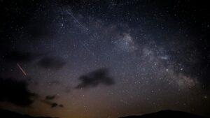 Learid meteor shower 2025 peaks expected with fire shells and clear sky on April 22