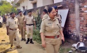 The man killed his wife with baton in front of children in Bihar, the video goes viral