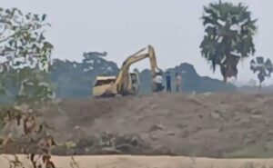 Tripura sends a team to the India-Bangladesh border amid concerns over the embankments.