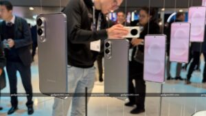 Samsung Galaxy S25 Edge’s dummy unit surfaces in video on hand; Size iphone 16 plus comparable