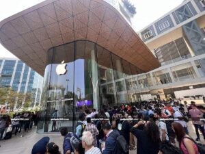 Apple Stores said that Apple Eyes should be opened as retail expansion in Mumbai and Bangalore