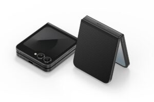 Samsung Galaxy Z Flip 7 cover screen upgrade indicated through a UI 8 leaked firmware