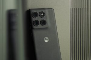 MediaTek Dimensions 7400 SoC, Motorola Edge 2025 launched with new AI key: Price, Specifications