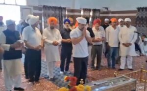 Rahul Gandhi visited Poonach Gurdwara targeted by Pak Shelling